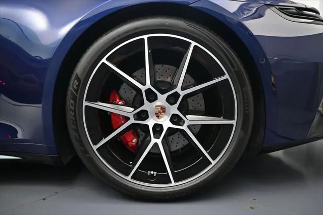 2025 Porsche 911 Carrera 4 GTS