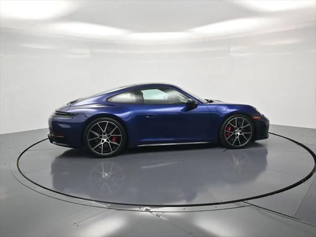2025 Porsche 911 Carrera 4 GTS