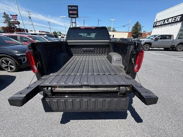 2026 GMC Sierra 1500 Crew Cab, Short Bed, SLT, 4WD