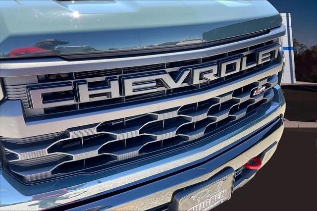 2025 Chevrolet Silverado 1500 4WD Crew Cab Short Bed Custom Trail Boss