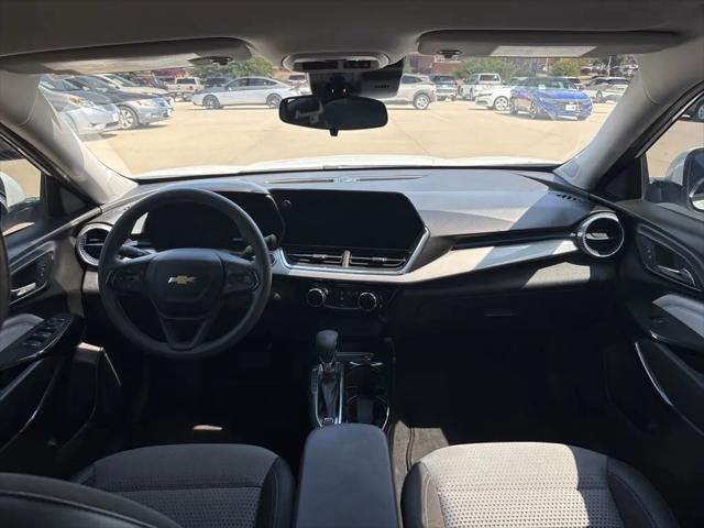 2024 Chevrolet Trax FWD LT