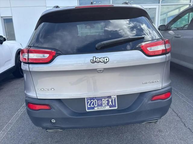2016 Jeep Cherokee Sport