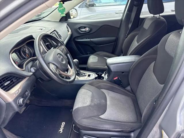 2016 Jeep Cherokee Sport