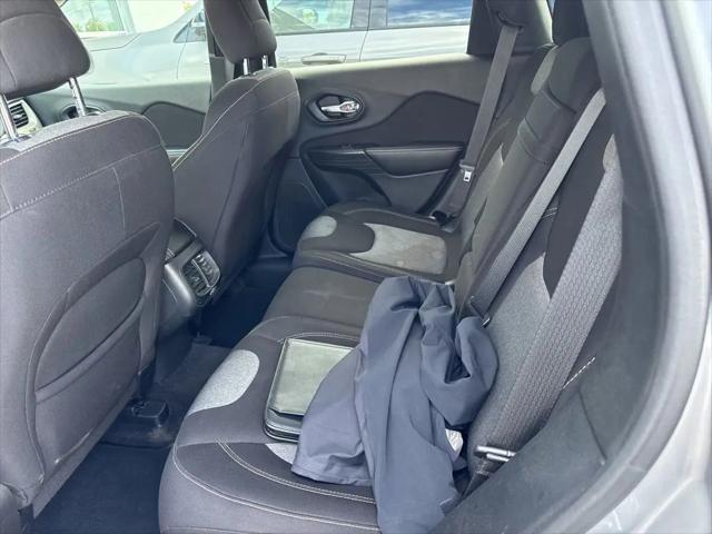 2016 Jeep Cherokee Sport