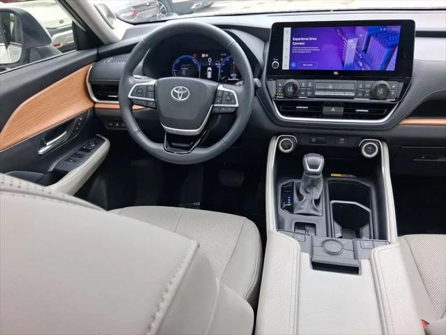 2025 Toyota Grand Highlander Hybrid XLE