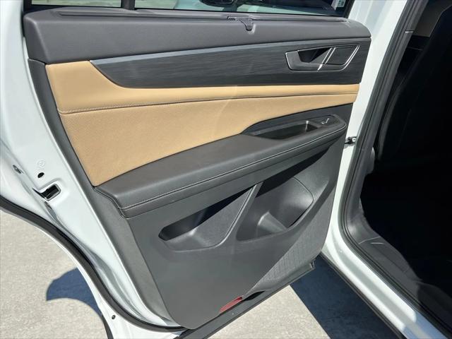 2025 Volkswagen Atlas Cross Sport 2.0T SE w/Technology