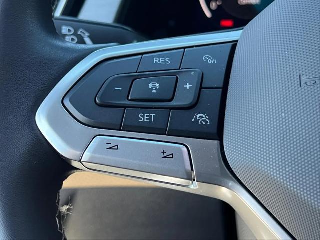 2025 Volkswagen Atlas Cross Sport 2.0T SE w/Technology