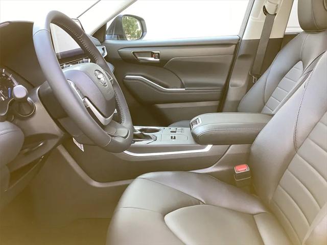 2025 Toyota Highlander Hybrid XLE