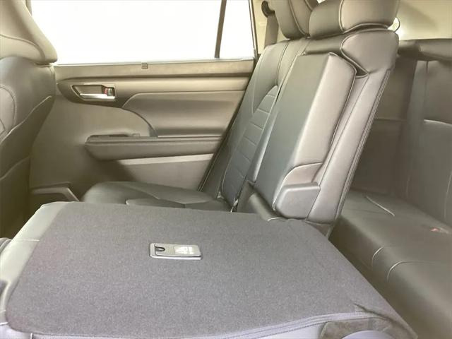 2025 Toyota Highlander Hybrid XLE