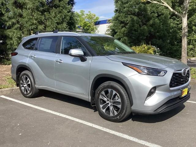 2025 Toyota Highlander Hybrid XLE