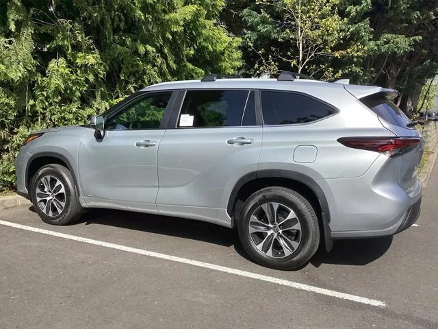 2025 Toyota Highlander Hybrid XLE