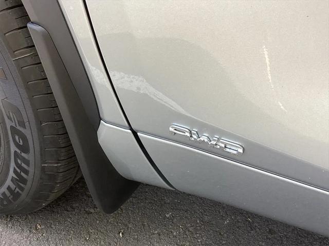 2025 Toyota Highlander Hybrid XLE
