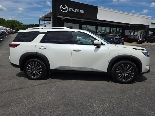 2023 Nissan Pathfinder SL 4WD