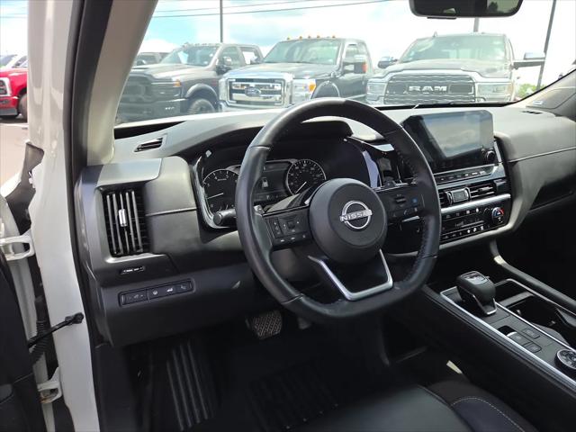 2023 Nissan Pathfinder SL 4WD
