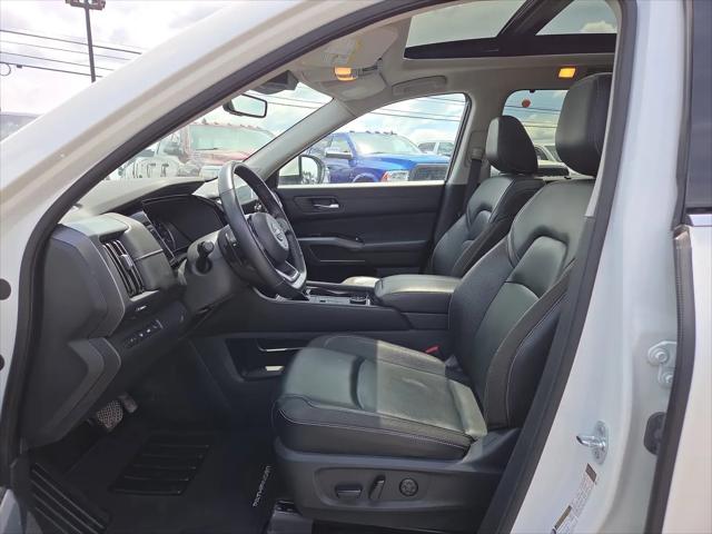 2023 Nissan Pathfinder SL 4WD