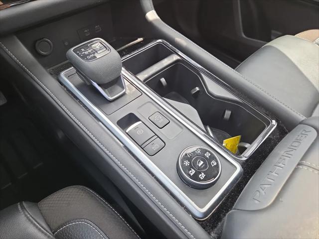 2023 Nissan Pathfinder SL 4WD