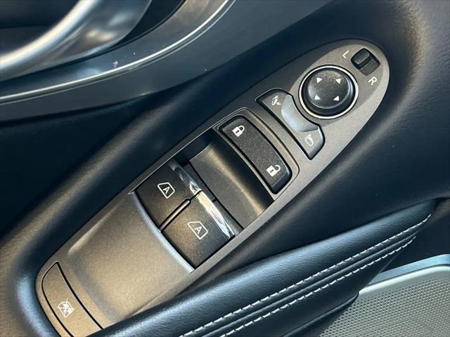 2022 INFINITI Q60 LUXE AWD