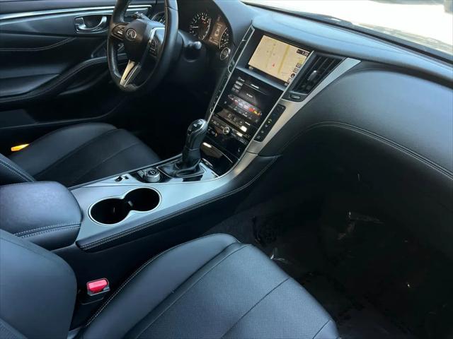 2022 INFINITI Q60 LUXE AWD