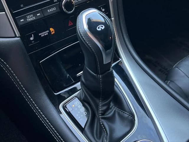 2022 INFINITI Q60 LUXE AWD