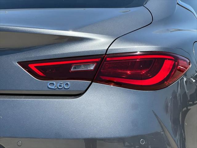 2022 INFINITI Q60 LUXE AWD