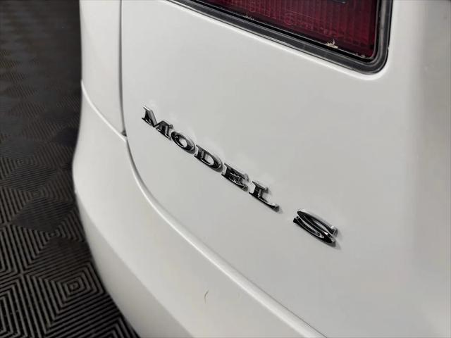 2016 Tesla Model S 90D