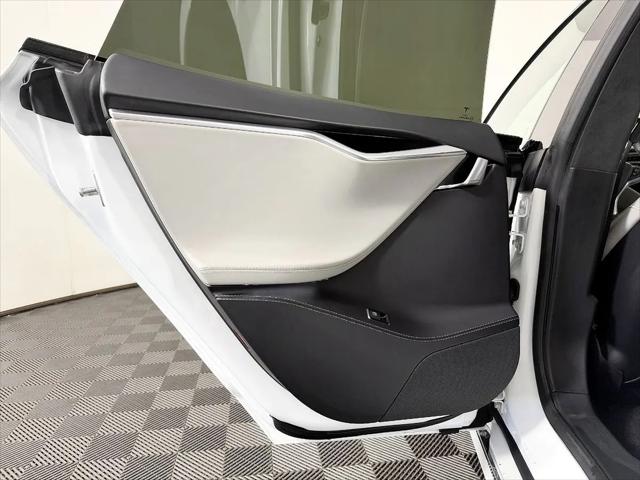 2016 Tesla Model S 90D