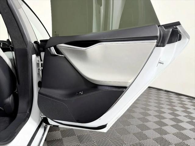 2016 Tesla Model S 90D