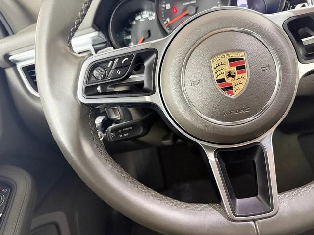 2017 Porsche Macan Macan
