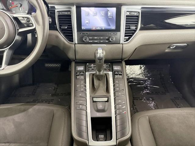 2017 Porsche Macan Macan