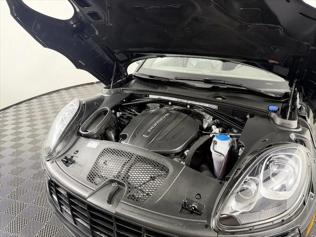 2017 Porsche Macan Macan