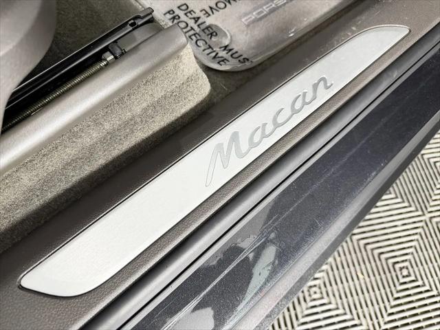 2017 Porsche Macan Macan