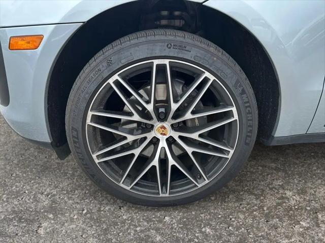 2022 Porsche Macan Macan