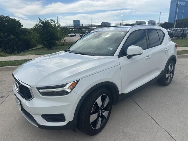 2019 Volvo XC40 T5 Momentum