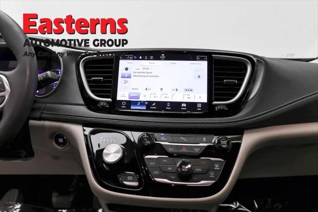 2023 Chrysler Pacifica Hybrid Touring L