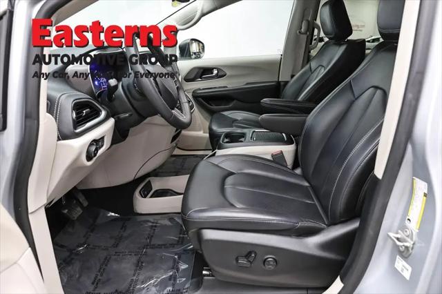 2023 Chrysler Pacifica Hybrid Touring L