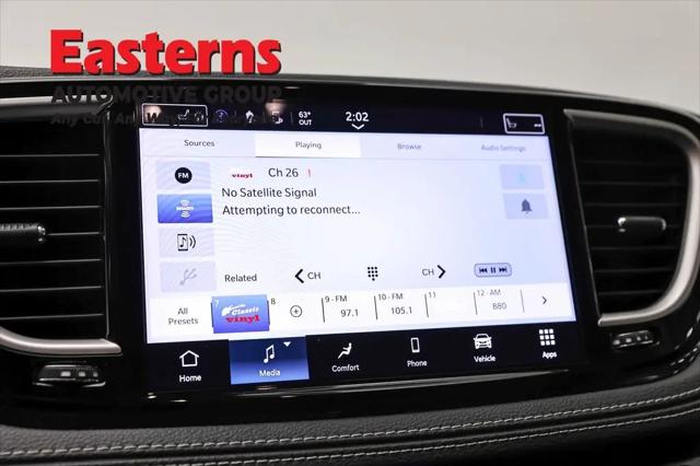 2023 Chrysler Pacifica Hybrid Touring L