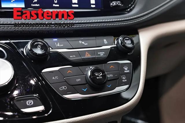 2023 Chrysler Pacifica Hybrid Touring L