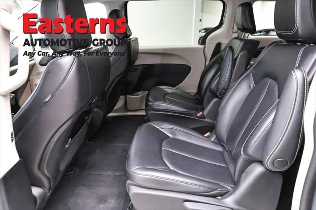 2023 Chrysler Pacifica Hybrid Touring L