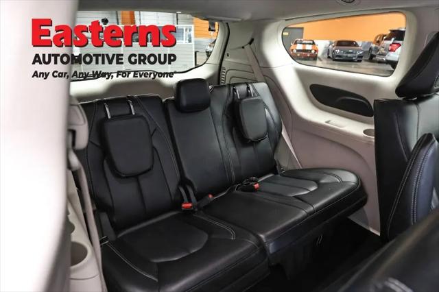 2023 Chrysler Pacifica Hybrid Touring L