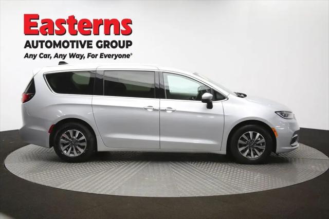 2023 Chrysler Pacifica Hybrid Touring L