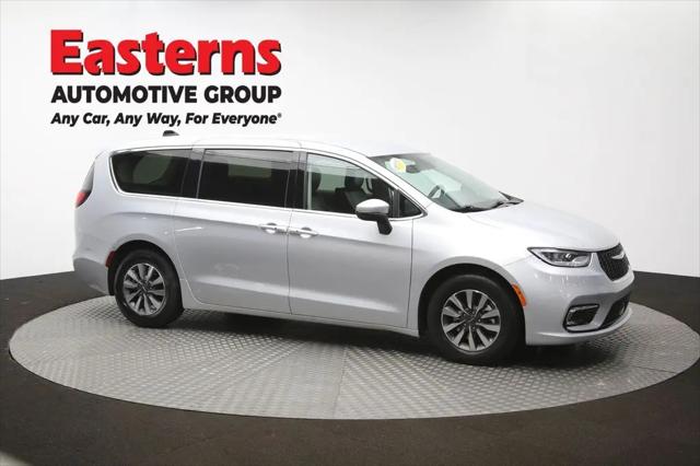 2023 Chrysler Pacifica Hybrid Touring L
