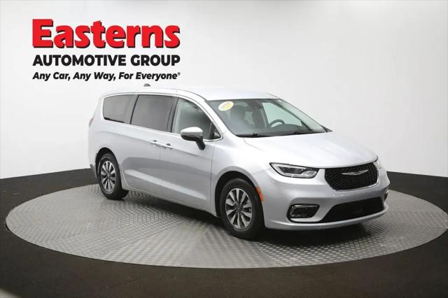2023 Chrysler Pacifica Hybrid Touring L