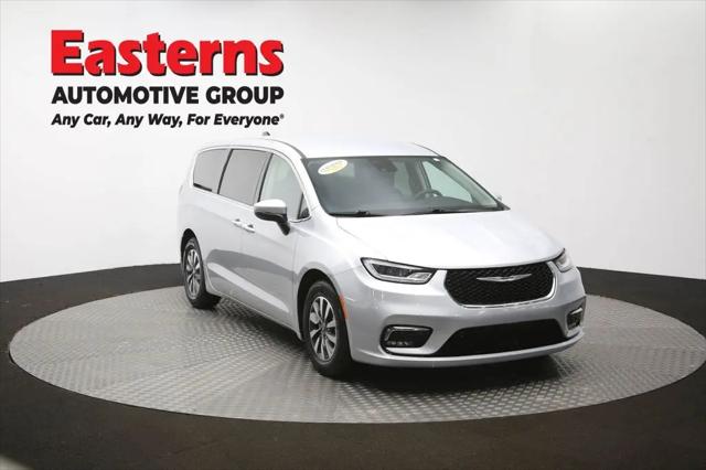 2023 Chrysler Pacifica Hybrid Touring L