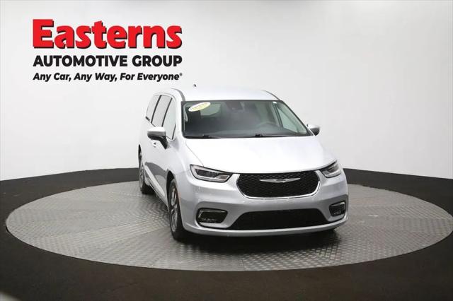 2023 Chrysler Pacifica Hybrid Touring L
