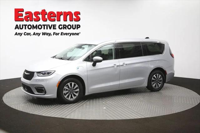 2023 Chrysler Pacifica Hybrid Touring L