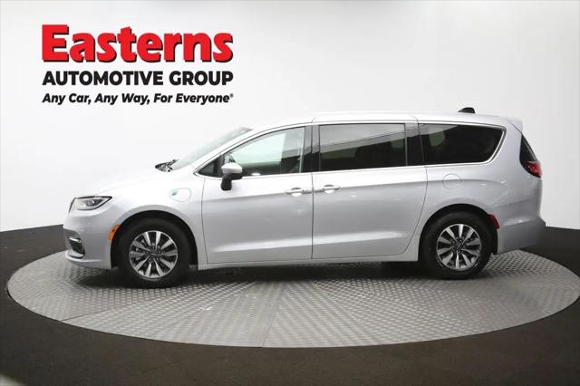 2023 Chrysler Pacifica Hybrid Touring L