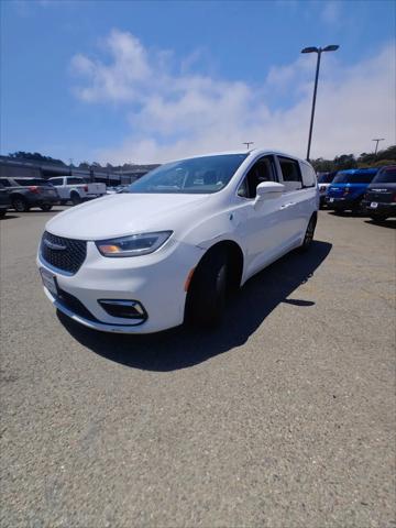 2022 Chrysler Pacifica Hybrid Touring L
