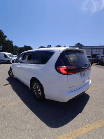 2022 Chrysler Pacifica Hybrid Touring L