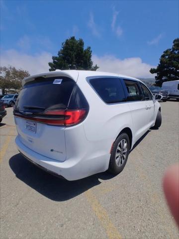 2022 Chrysler Pacifica Hybrid Touring L