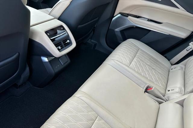 2024 Cadillac iQ Sport w/1SK